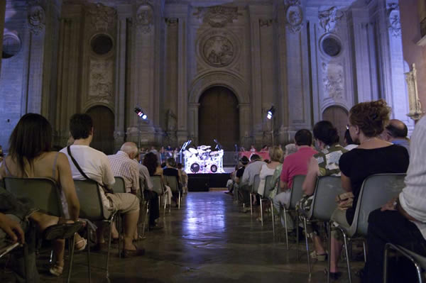 Konzert vor der Kathedrale in Granada